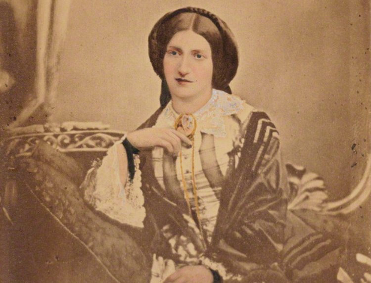Isabella Mary Beeton wearing brooch