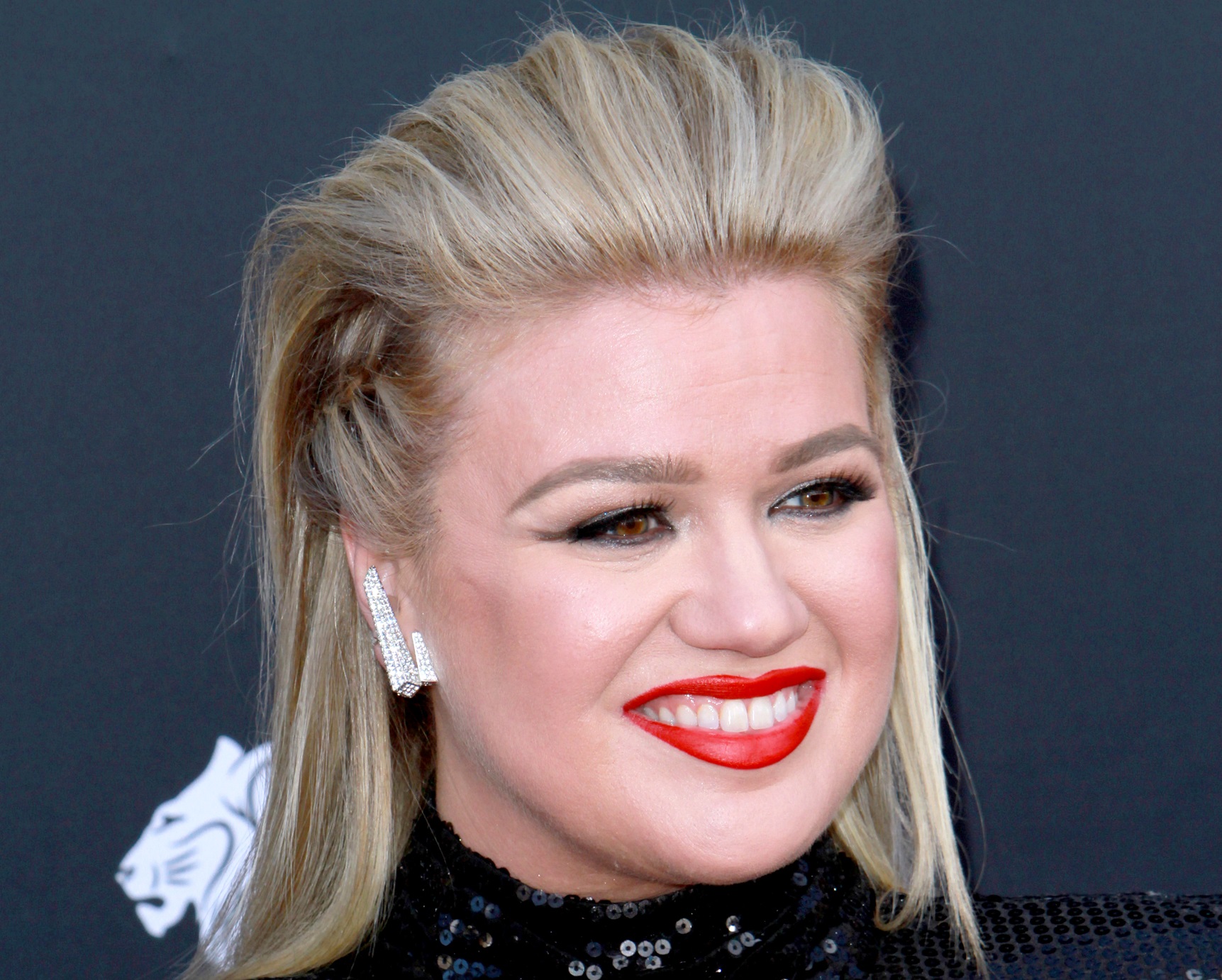 Kelly Clarkson at the 2019 Billboard Music Awards