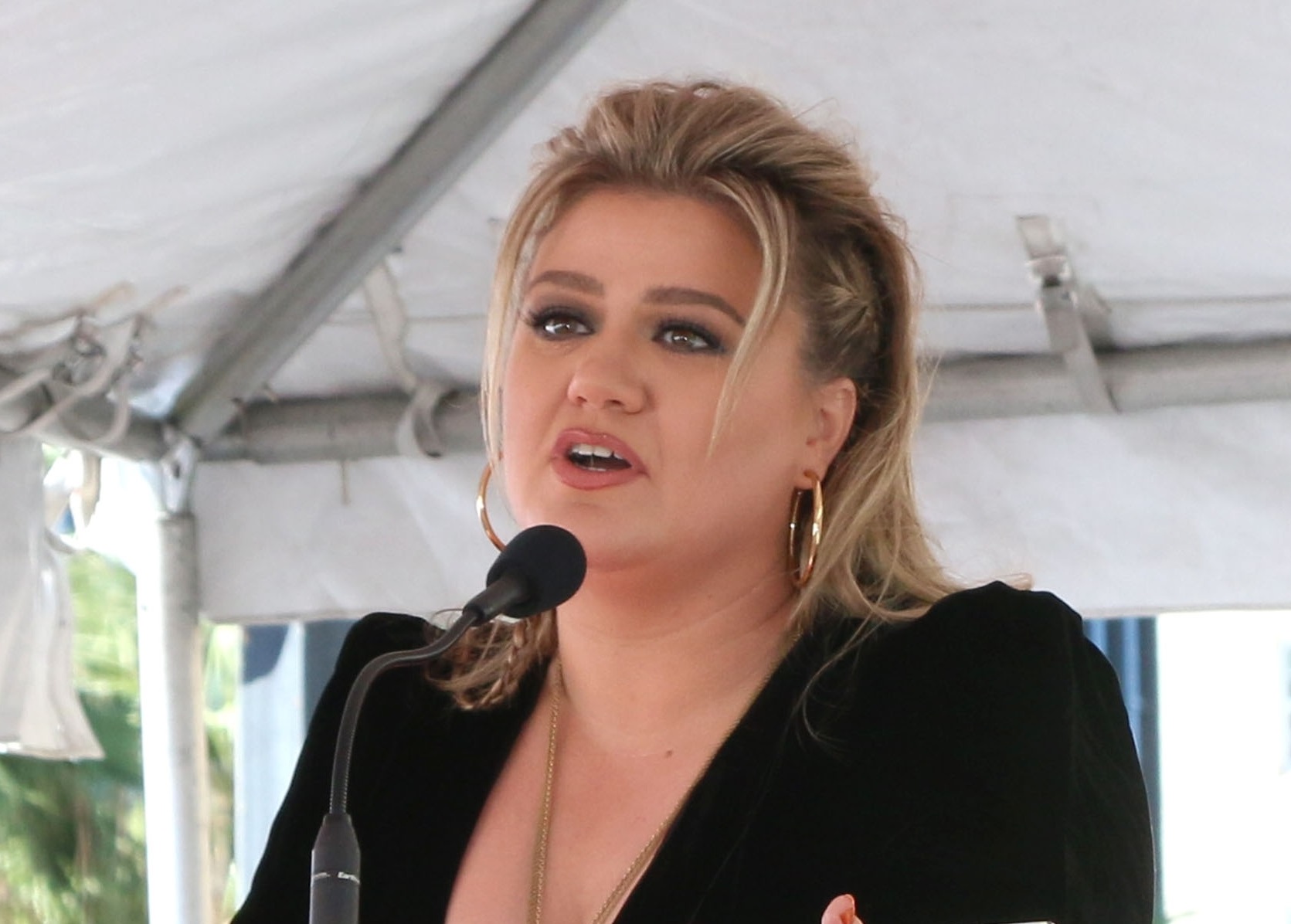 Kelly Clarkson at the Kelly Clarkson Star Ceremony - 2022