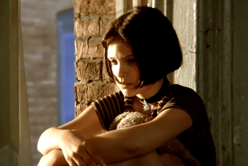 A visually captivating still taken from a pivotal moment in the film Léon: The Professional (1994)
