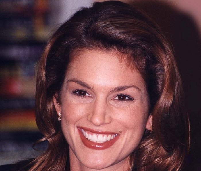 Portrait Photo of Cindy Crawford wearing black outfit