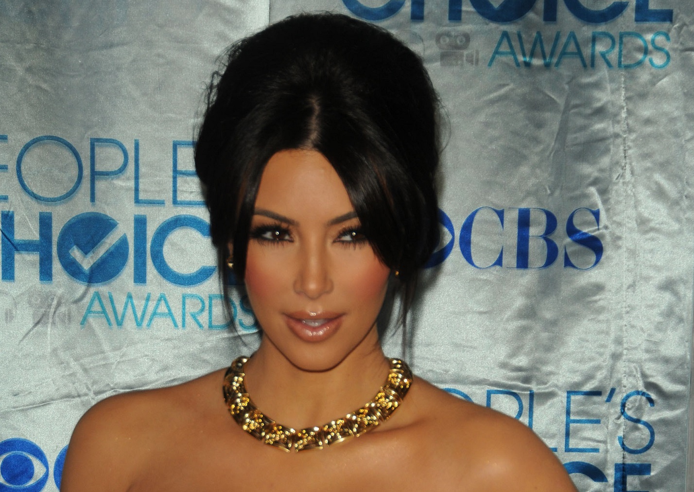 Kim Kardashian at the 2011 People's Choice Awards