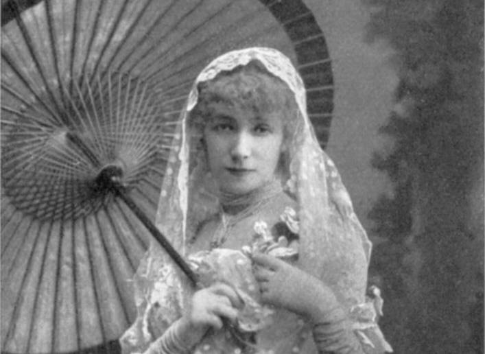Sarah Bernhardt in lace dress and scarf