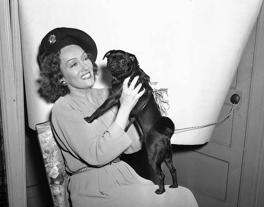 Gloria Swanson with dog