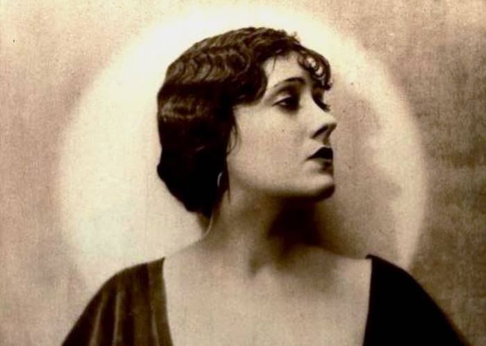 Gloria Swanson in black top