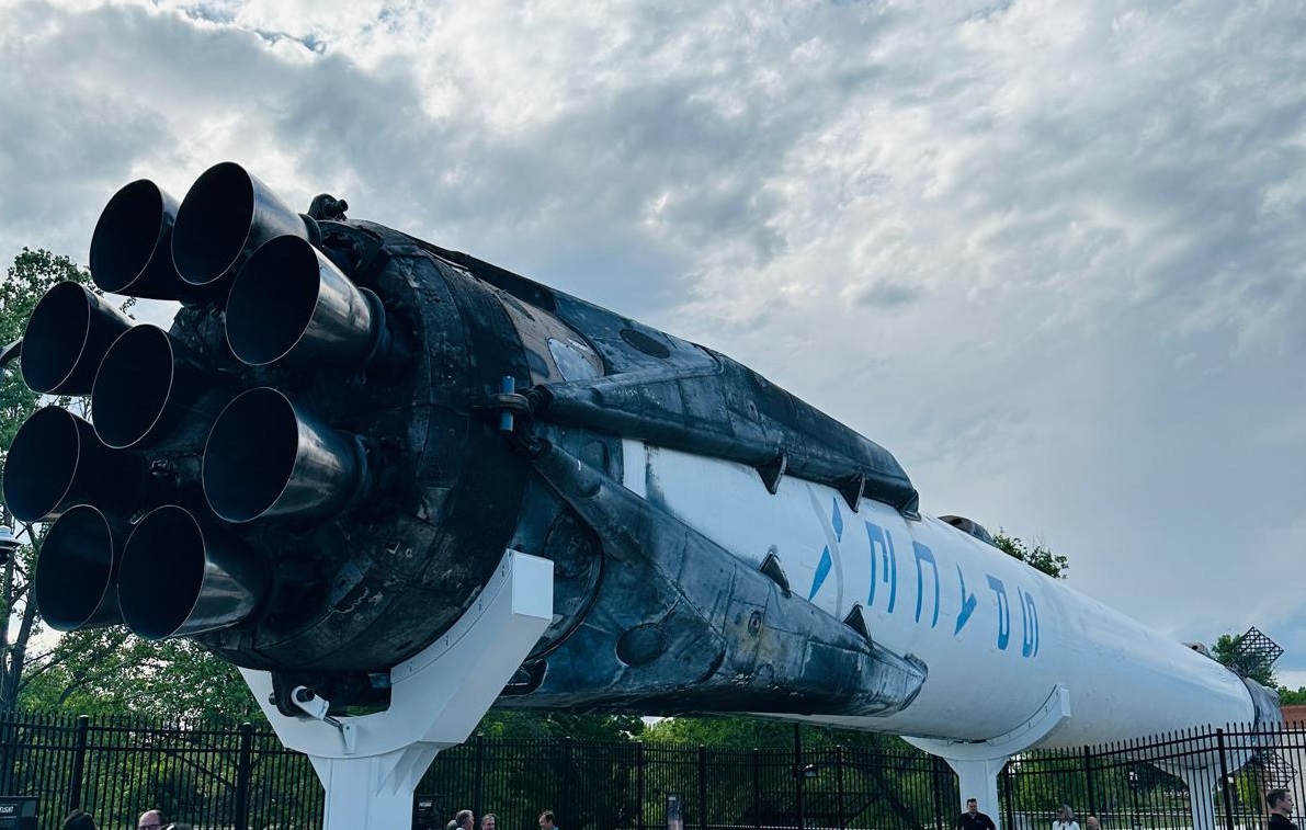 Falcon 9 First Stage Booster