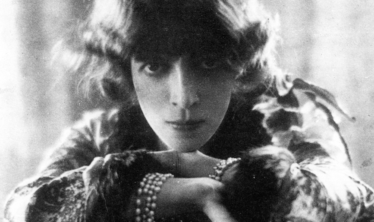 Luisa Casati Msn Single