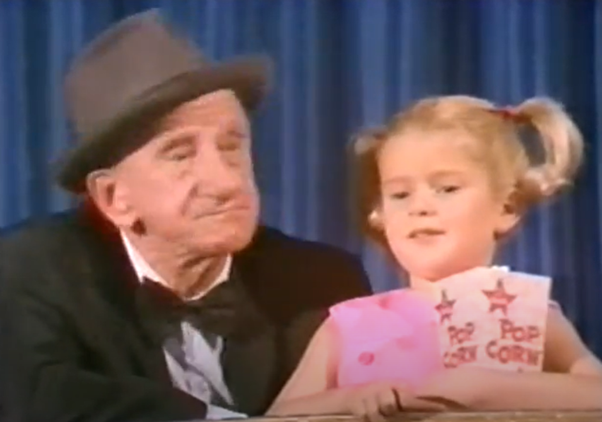 Screenshot of Anissa Jones from - The Hollywood Palace (1964-70)