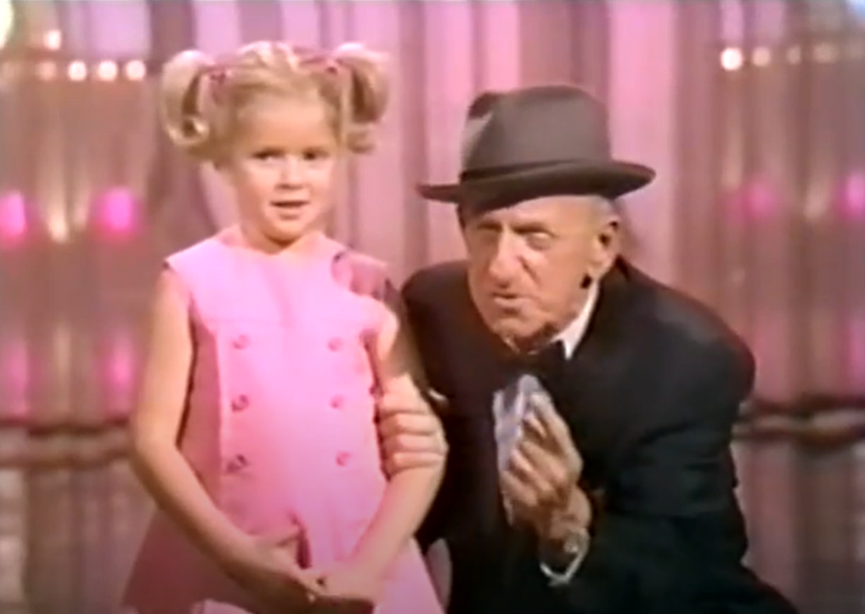 Screenshot of Anissa Jones from - The Hollywood Palace (1964-70)