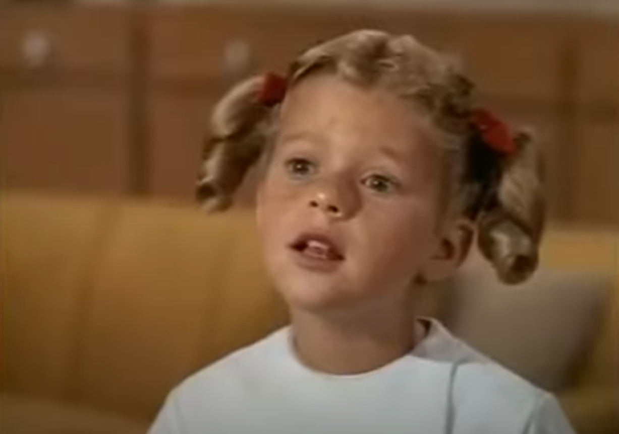 Screenshot of Anissa Jones (Buffy Davis) from - Family Affair (1966-71)