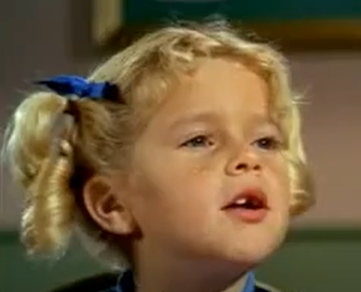 Screenshot of Anissa Jones (Buffy Davis) from - Family Affair (1966-71)