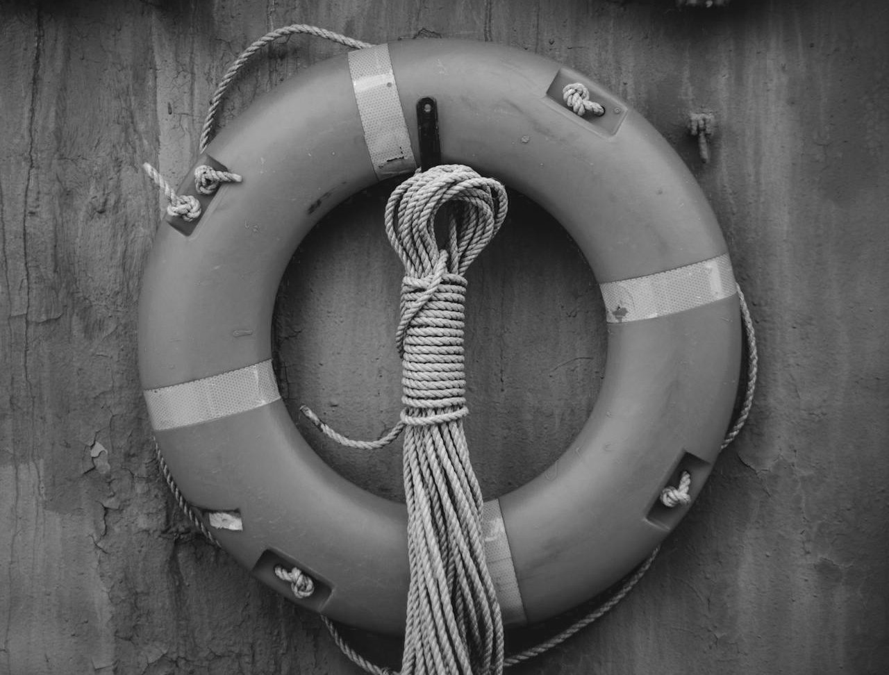 Photo of a lifesaver with a rope