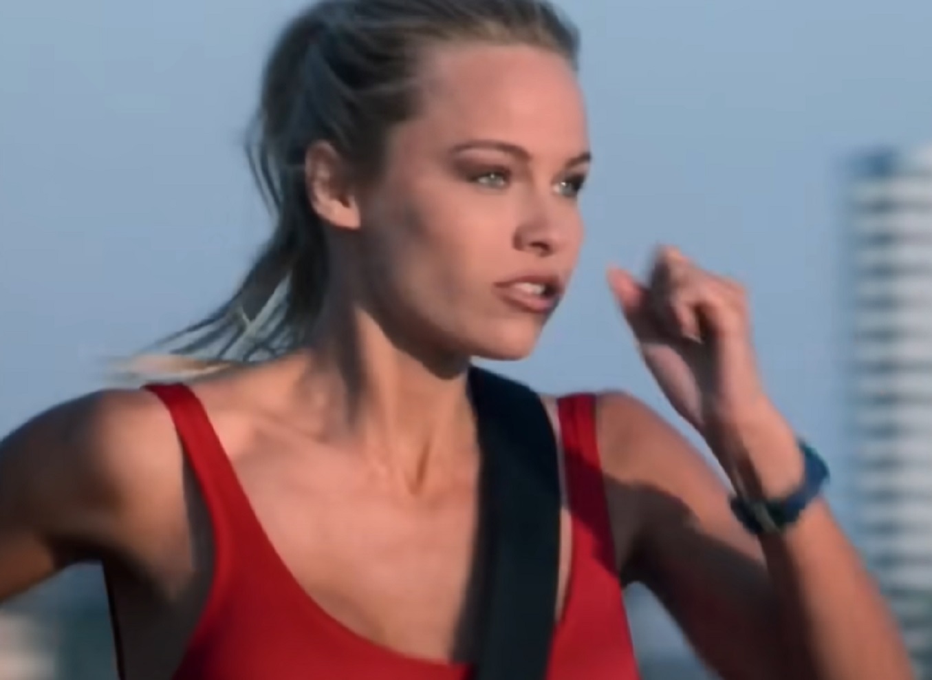 Screenshot of Pamela Anderson from - Pamela- A love story (2023)