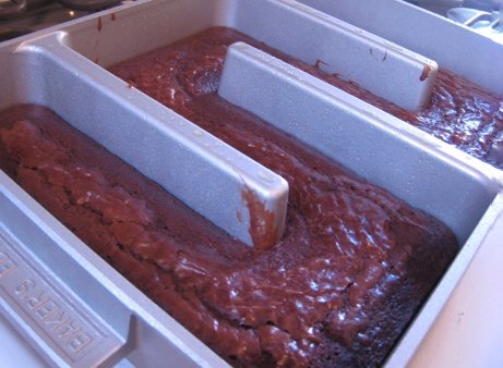 Baker's Edge Brownie Pan