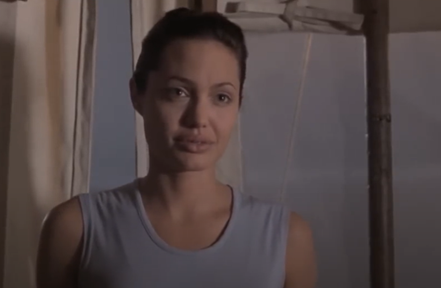 Screenshot of Angelina Jolie from - Tomb Raider (2001)