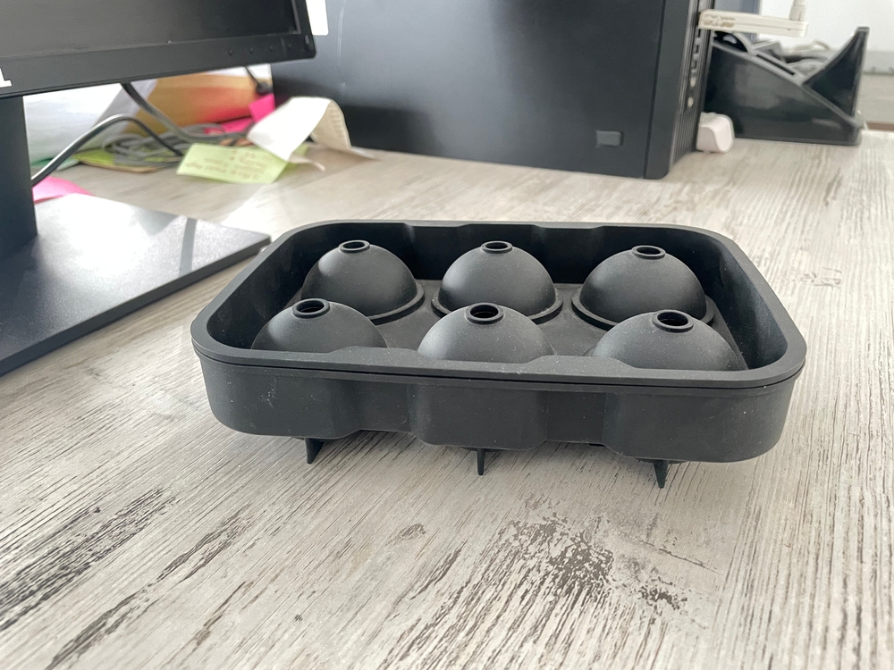Easy To Fill Round Silicone Ice Tray