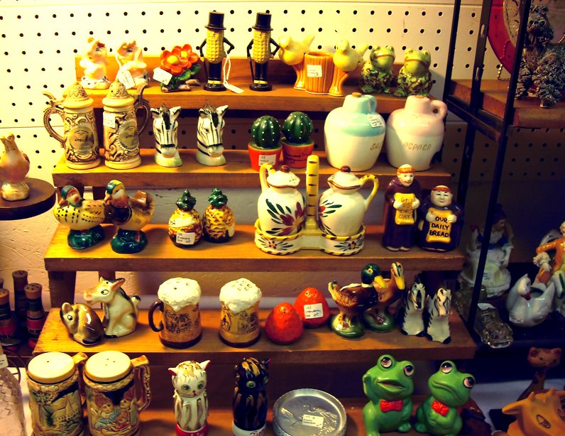 Vintage lot of knick knackers