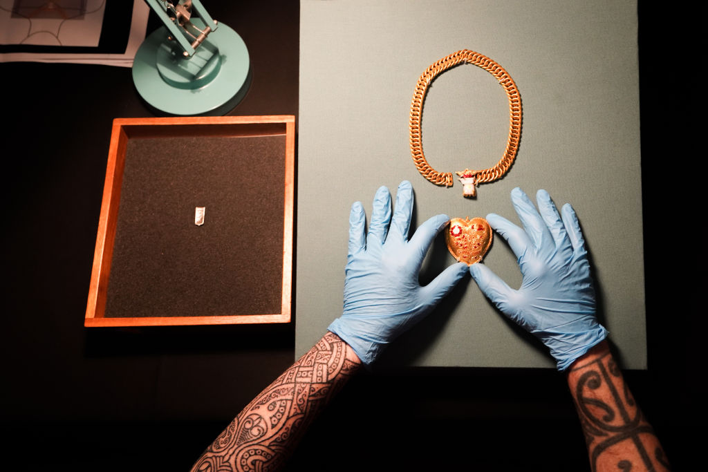 Tudor jewel, a chain with a pendant, associated with Henry VIII and his first wife, Katherine of Aragon