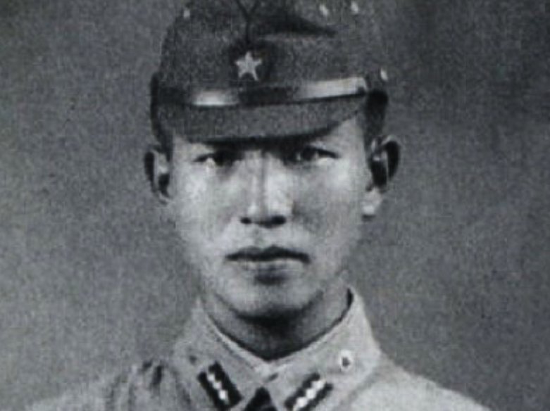 Photo of Hiroo Onoda in a uniform