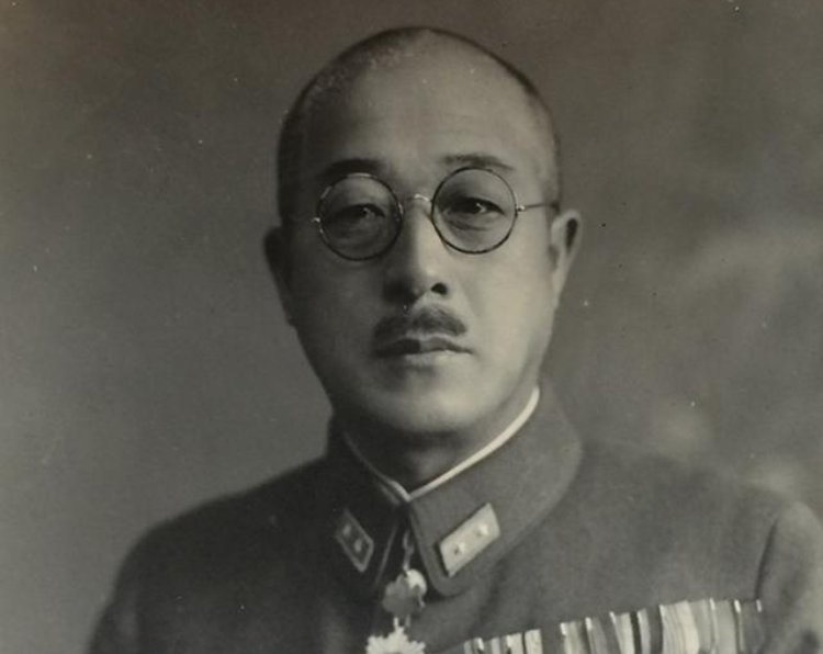 Photo of Yokoyama Shizuo in a uniform