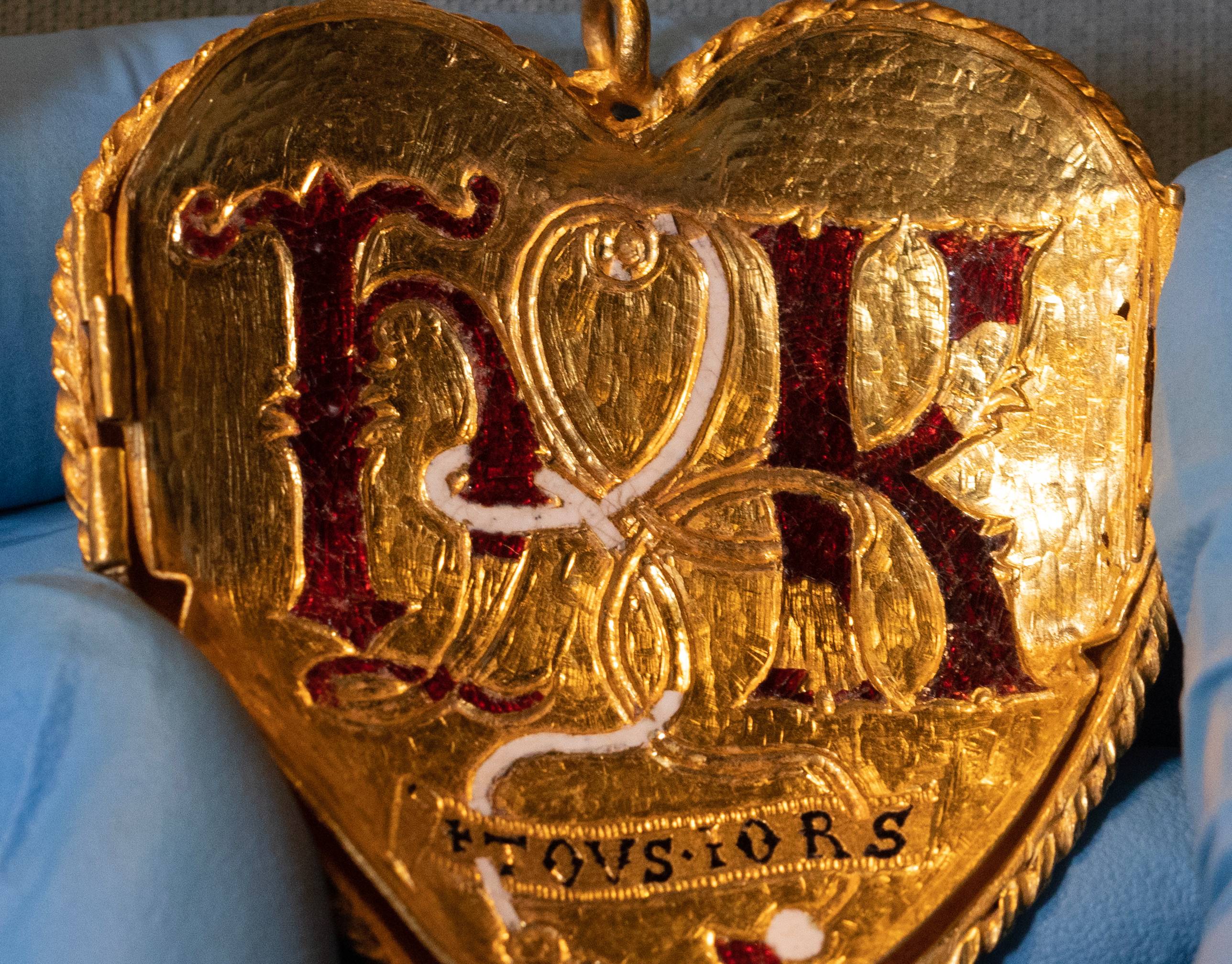 Tudor jewel, a chain with a pendant, associated with Henry VIII and his first wife, Katherine of Aragon