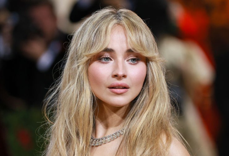 Sabrina Carpenter attends The 2022 Met Gala