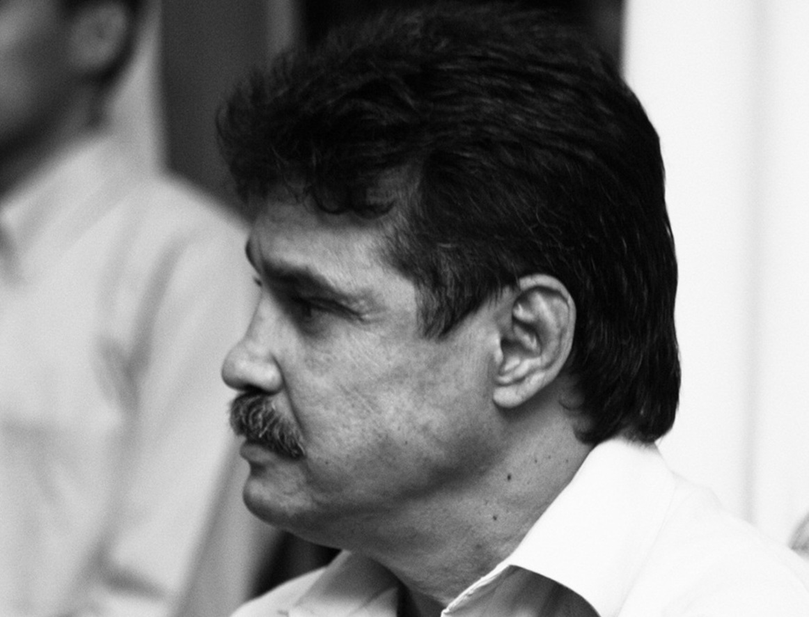 Boxer Alexis Argüello looking at side - 2009