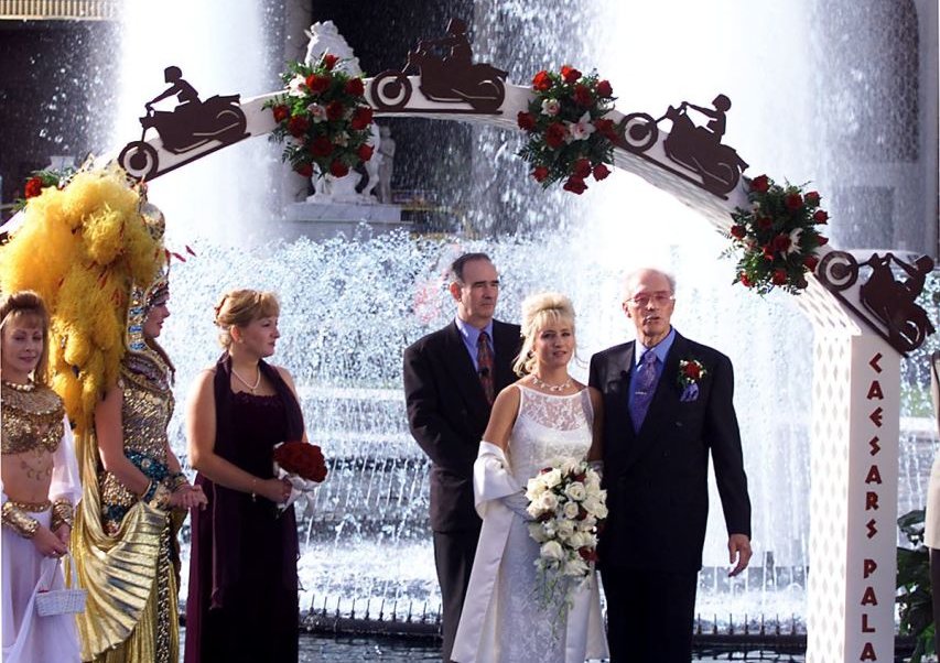 Motorcycle daredevil Evel Knievel, aged 61, marries thirty-year-old fiancee Crystal Kennedy