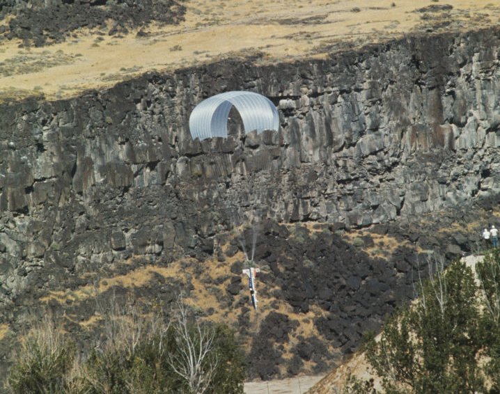 American stunt performer Evel Knievel attempts to jump the Snake River Canyon