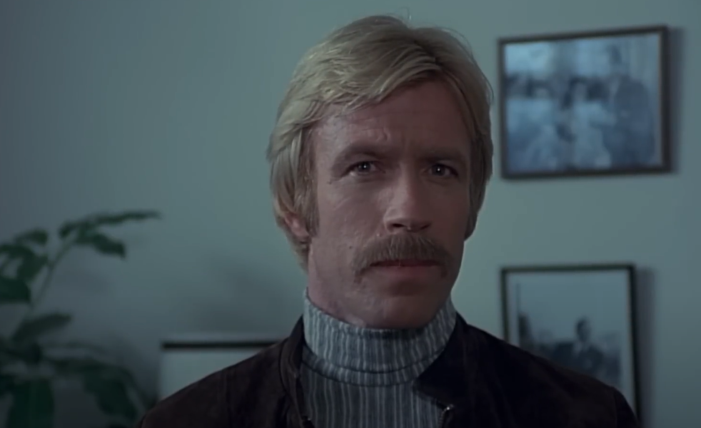 Screenshot of Good Guys Wear Black (1978)