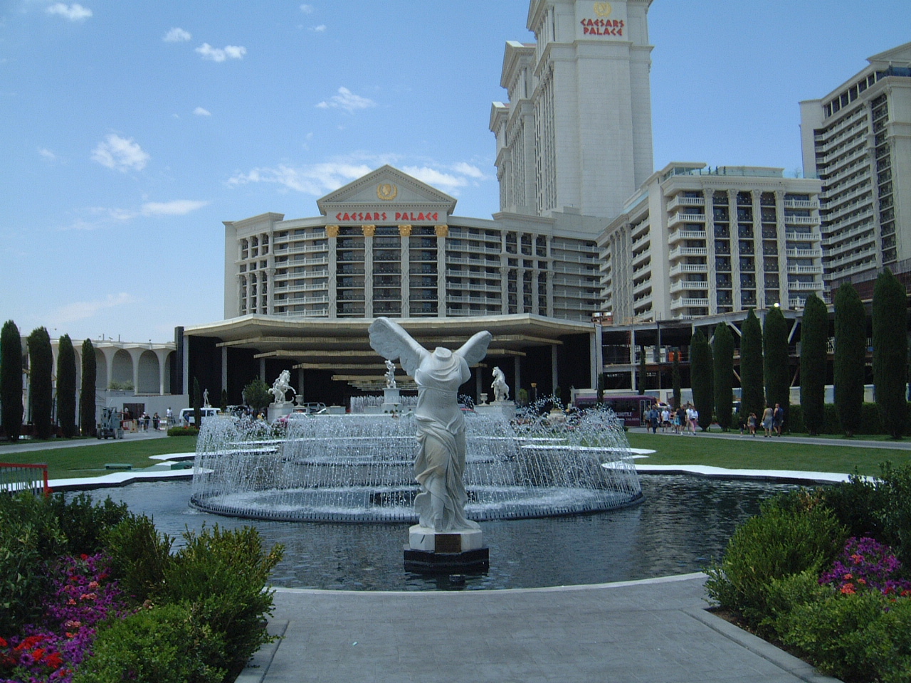 Caesars Palace fountain and main entrance