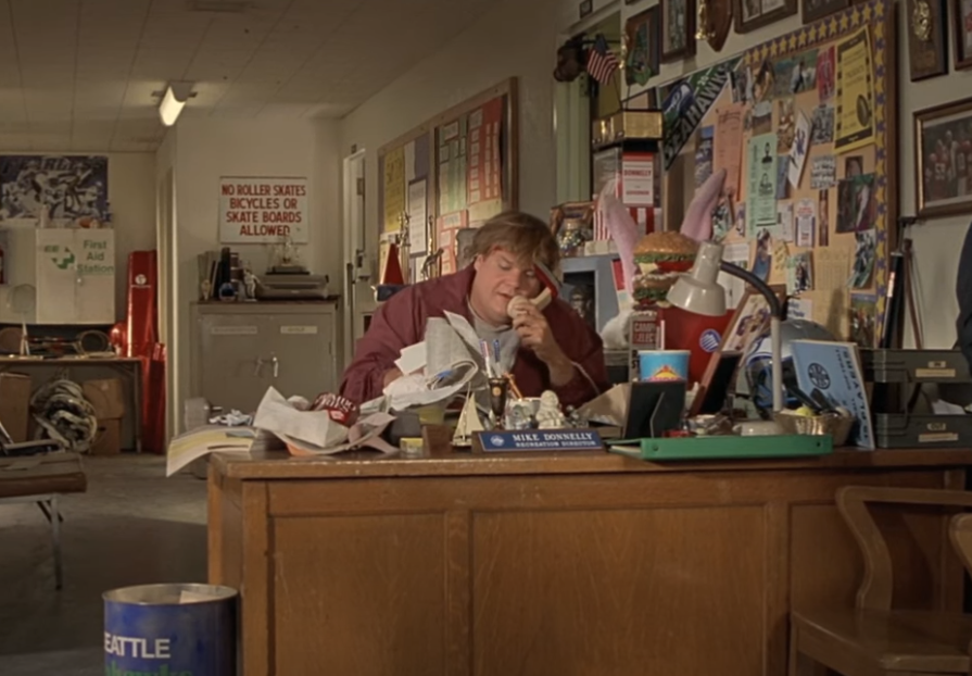 Screenshot from the movie Black Sheep (1996)