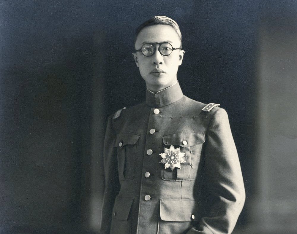 Photo of Puyi in a uniform