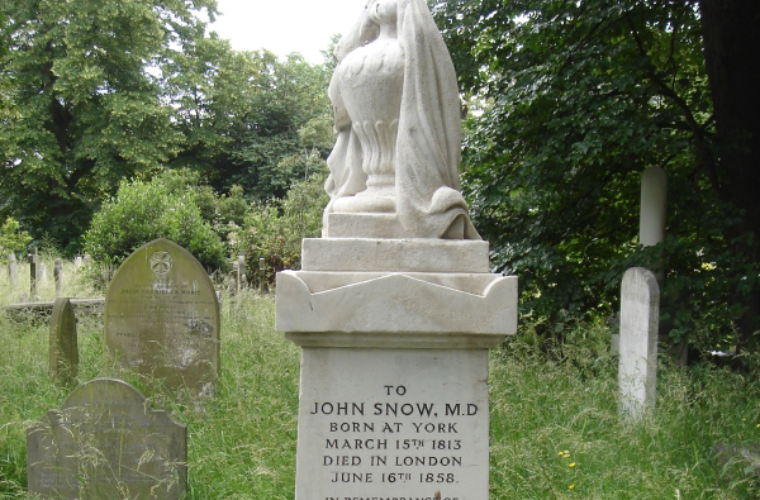 John Snow Grave At Daytime