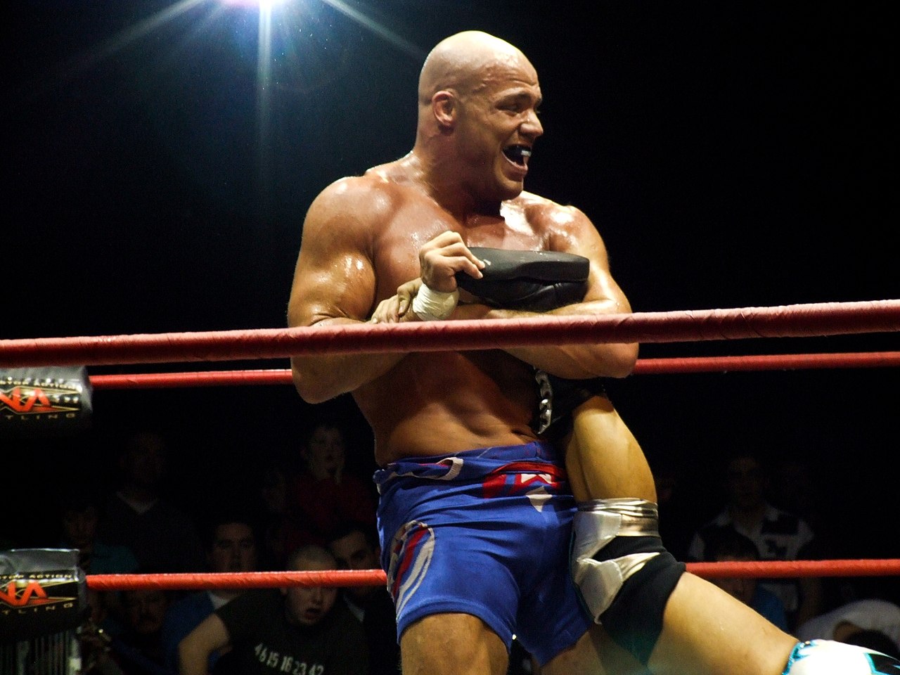 Kurt Angle Effectue Un Ankle Lock - 2009