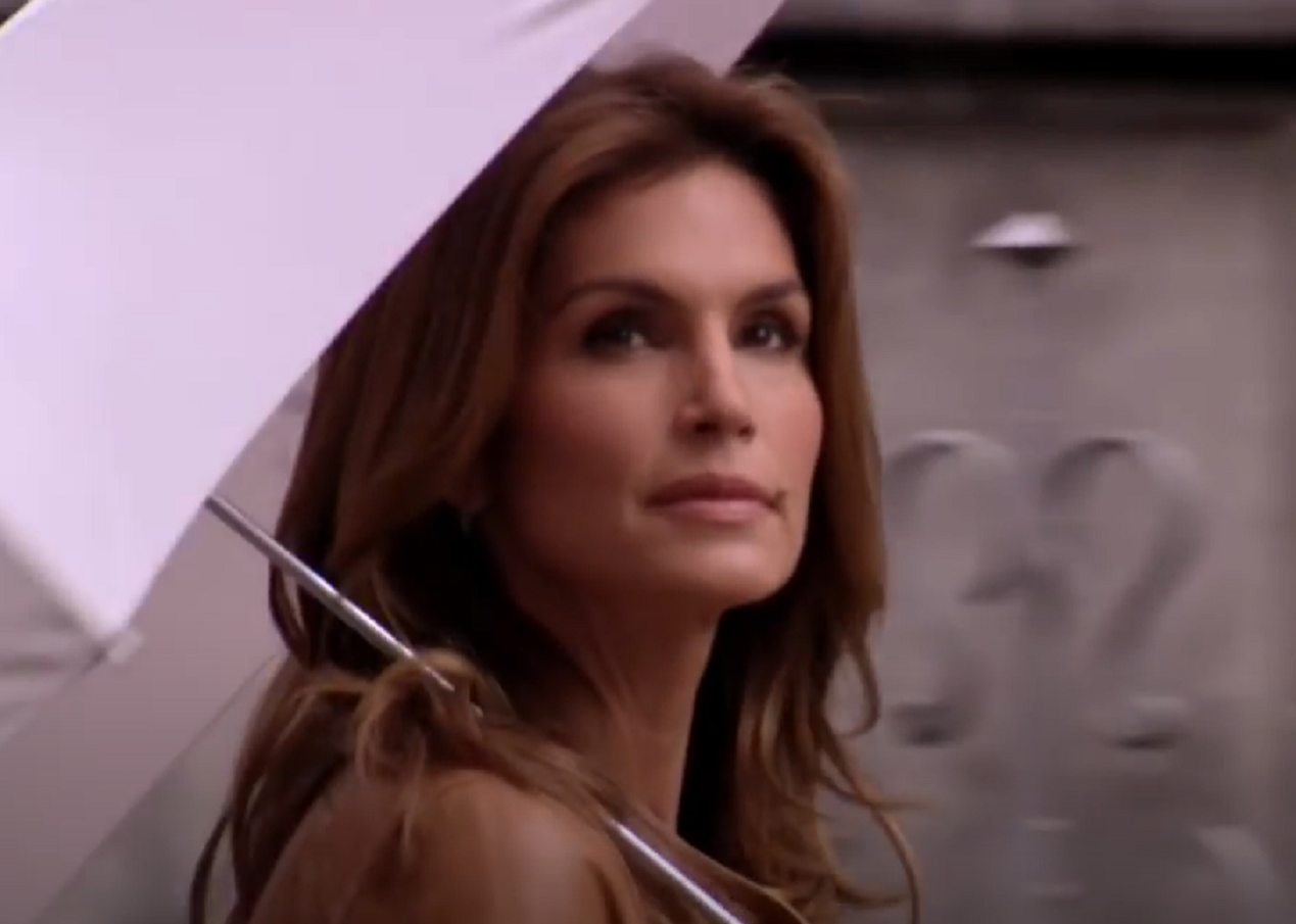 Screenshot from Cindy Crawford from Who Do You Think You Are (2010-)