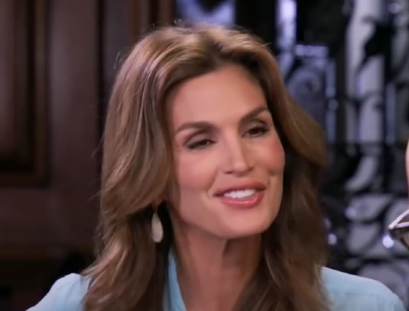 Screenshot from Cindy Crawford from Who Do You Think You Are (2010-)