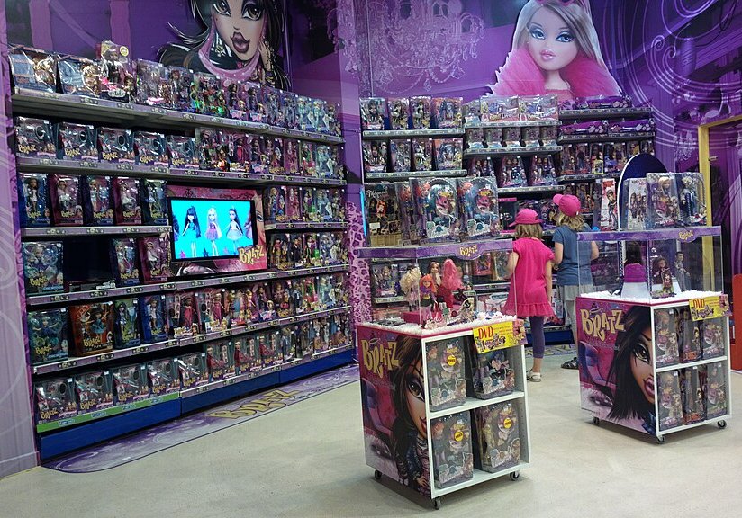 Photo of two persons in a Bratz world store browsing