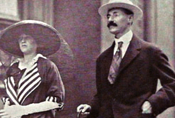 John Jacob Astor IV, his wife and their dog