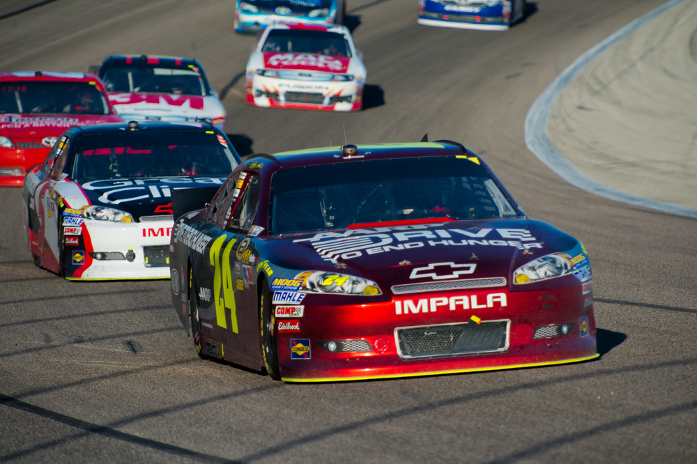 Jeff Gordon 24 followed by Kasey Kahne 5 at the Nascar Sprint Cup AAA Texas 500