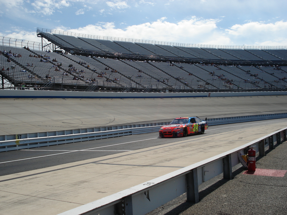 jeff gordon qualifing for the nascar nextel cup