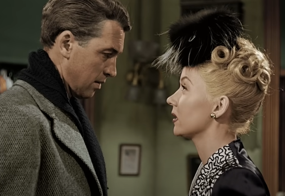 Screenshot of the movie It's a Wonderful Life (1946)