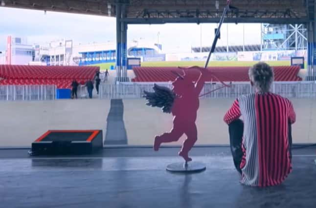 A screenshot from the documentary Machine Gun Kelly's Life in Pink