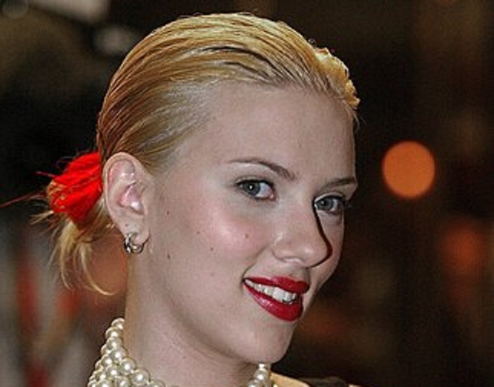 Scarlett Johansson at the premiere of a Girl With a Pearl Earring at Toronto Film Festival, 2003.