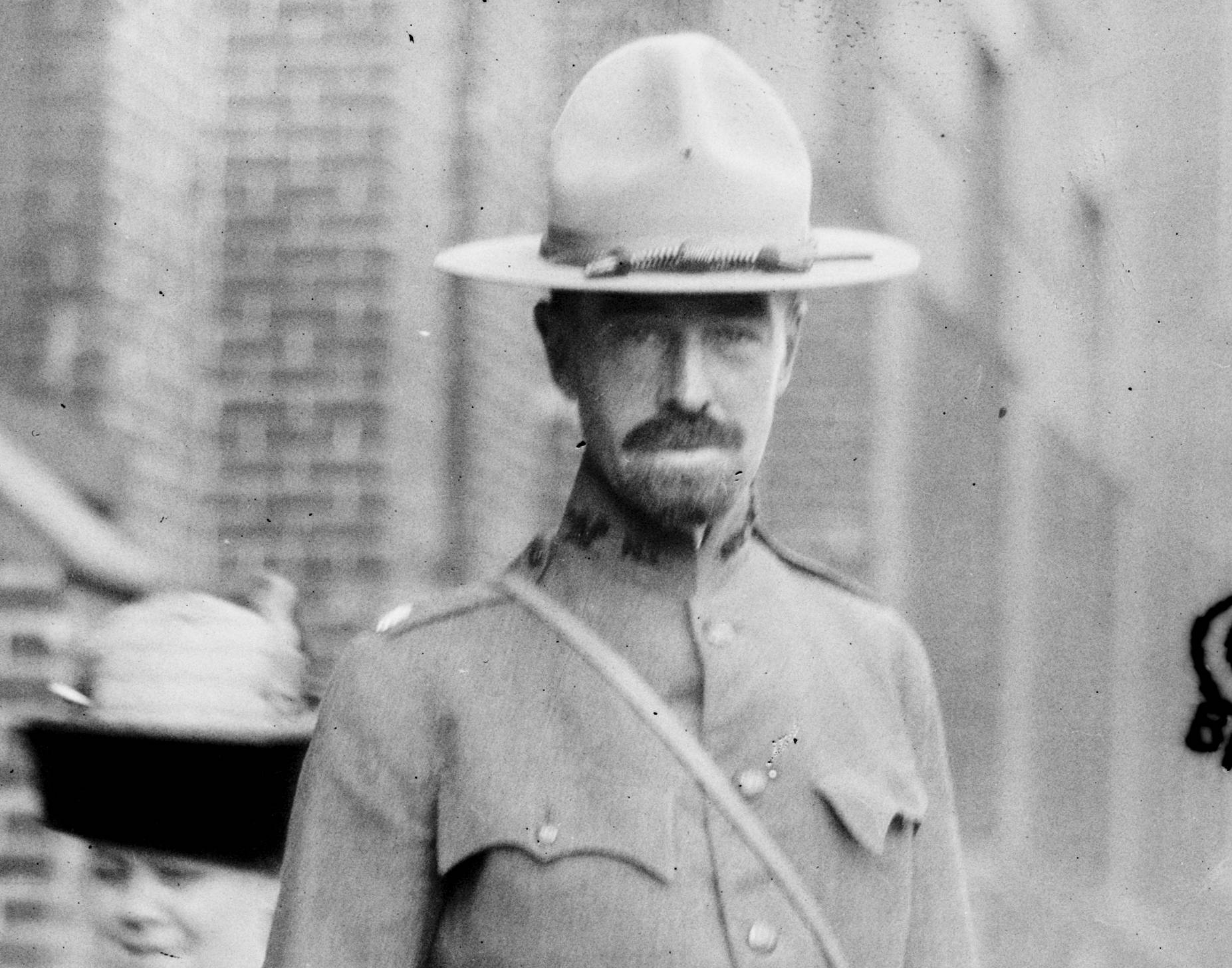 Photo shows American military officer Cornelius Vanderbilt III (1873-1942)