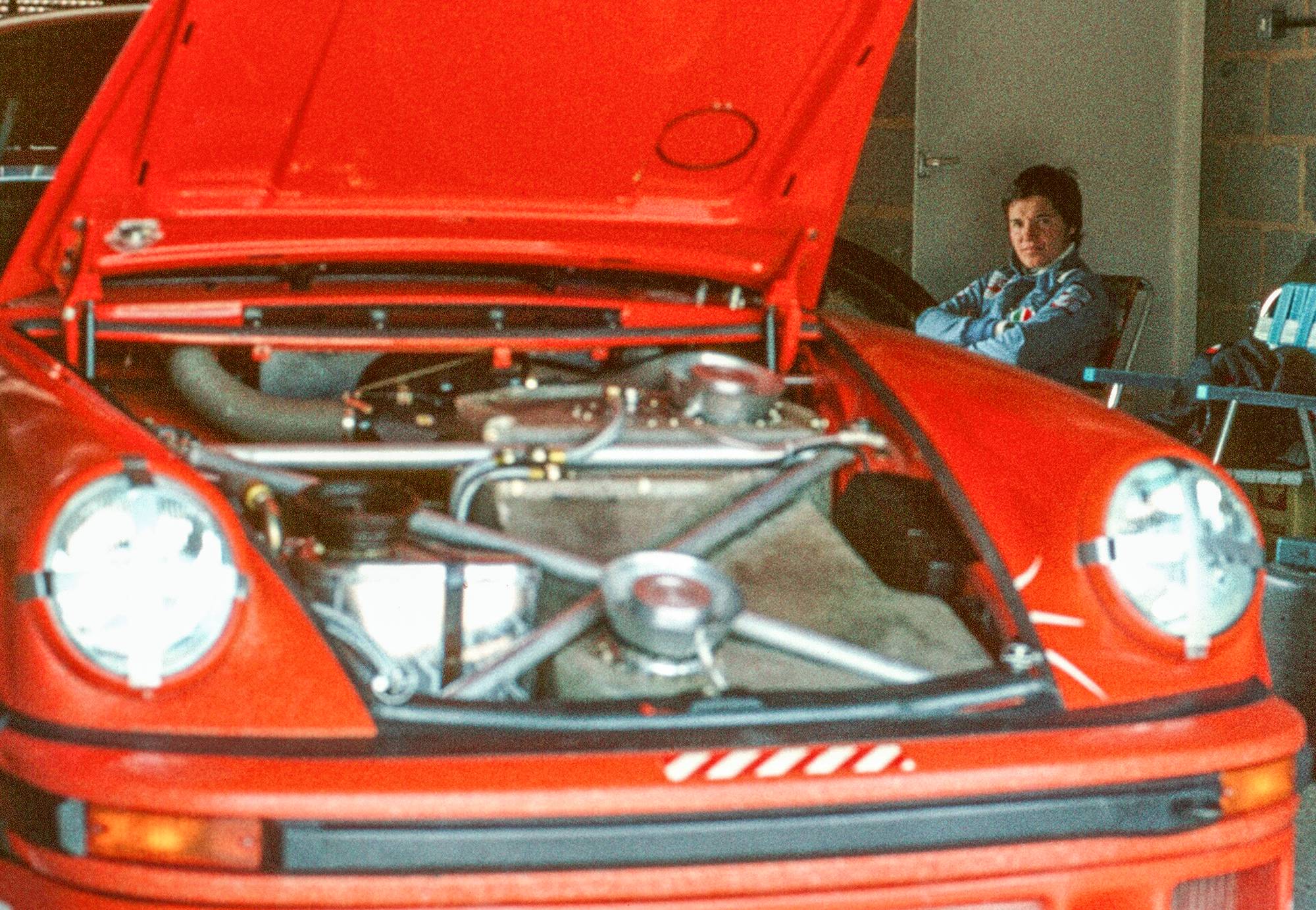 Lella Lombardi in Pit Garage