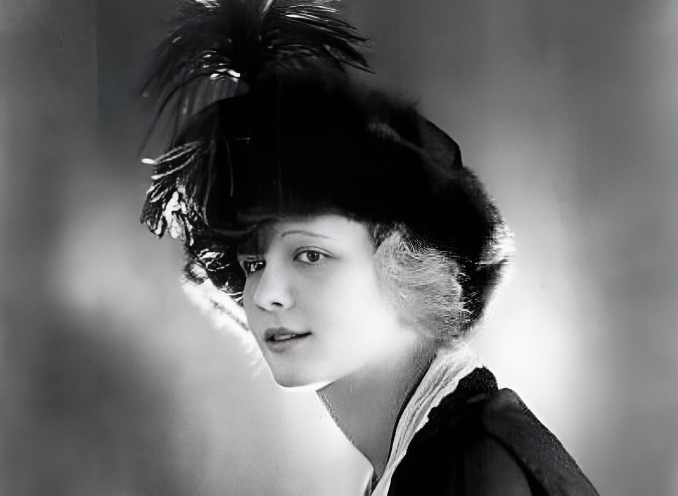 Grayscale Portrait Photo of the actress Marilyn Miller wearing black dress