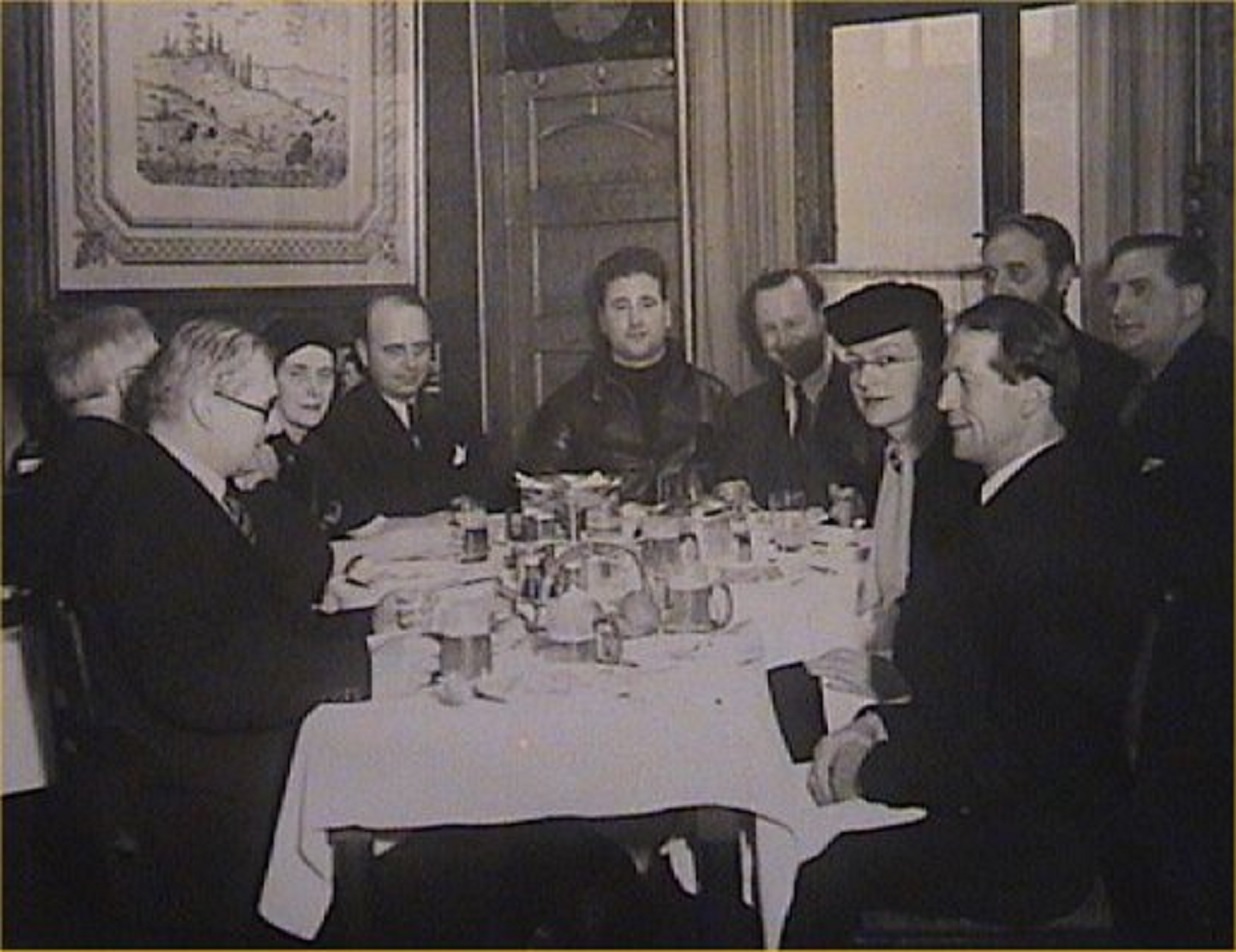 Peter Freuchen with Eventyrernes Klub members - 1938