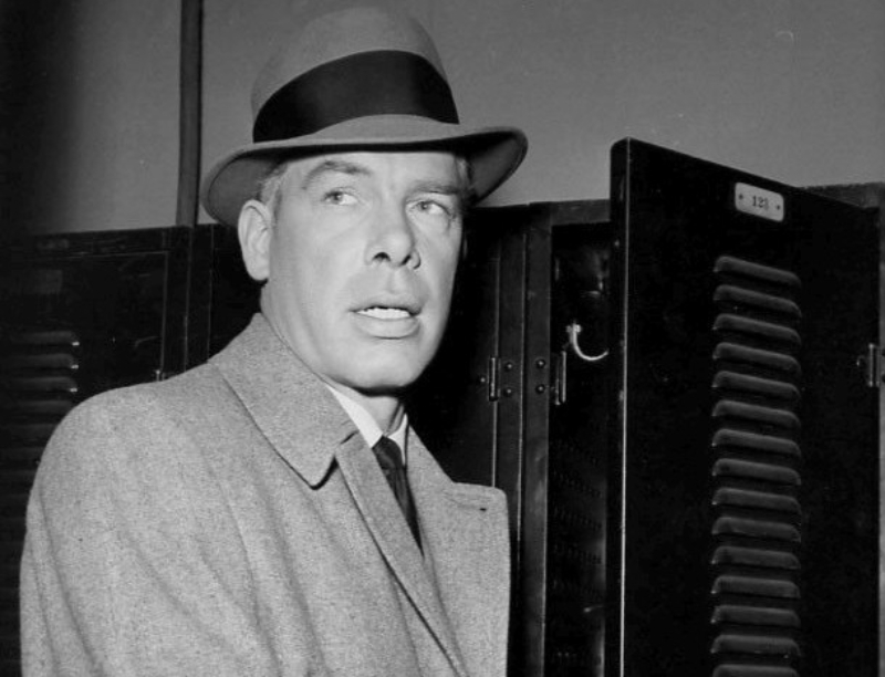 Lee Marvin in trench coat and hat M Squad