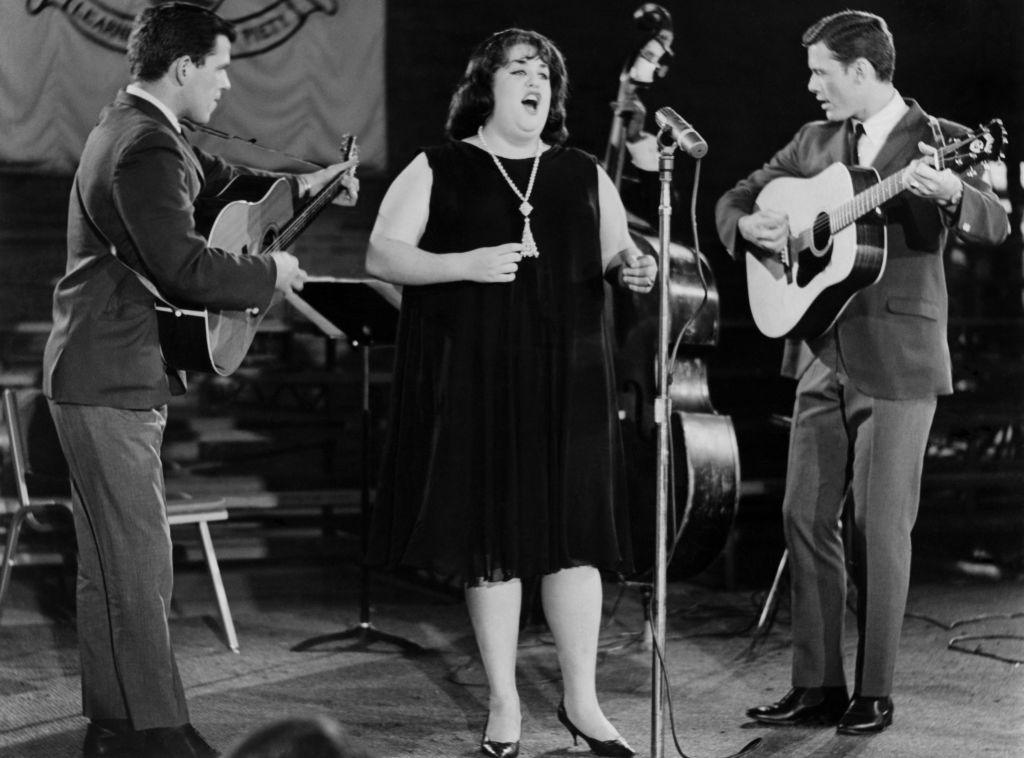 Cass Elliot and James Hendricks performing